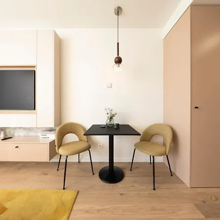 Apartman Under Castle Near Danube